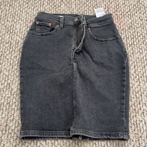 Levi’s denim mid length skirt